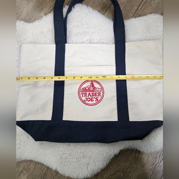 Large Trader's Joe tote bag - Picture 2 of 3